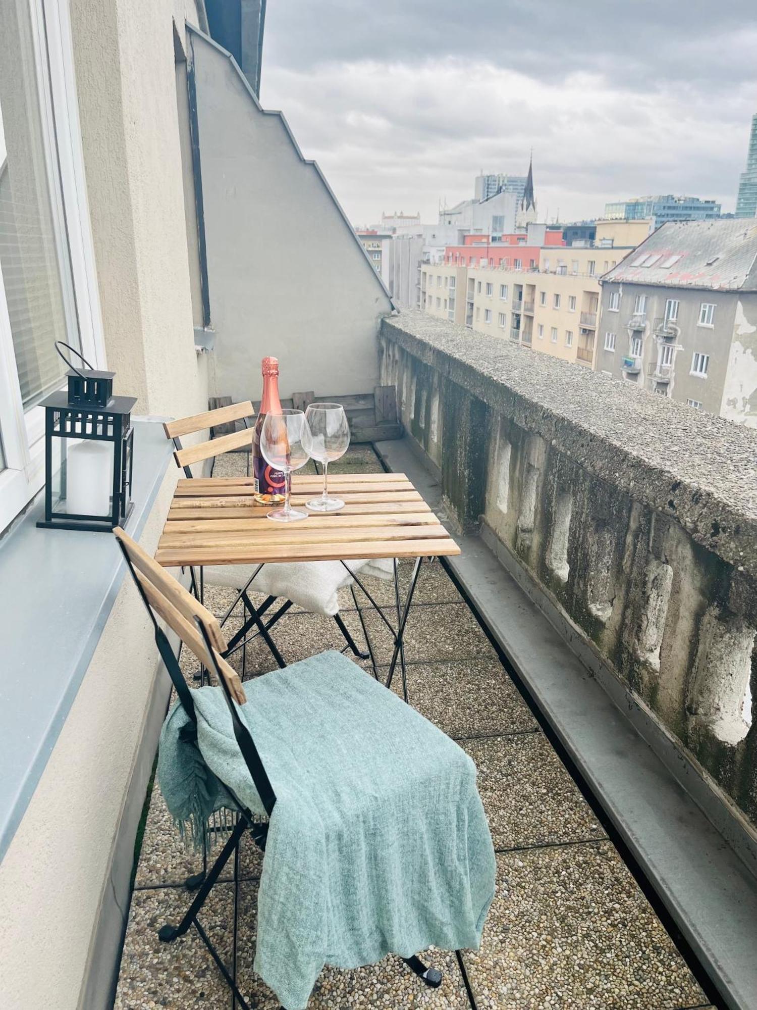 Apartamento Charming Studio In The Old Town Bratislava Exterior foto